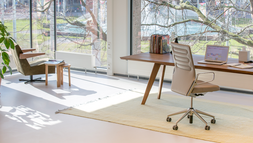 How To Keep Productivity High When Hot Desking Spaces